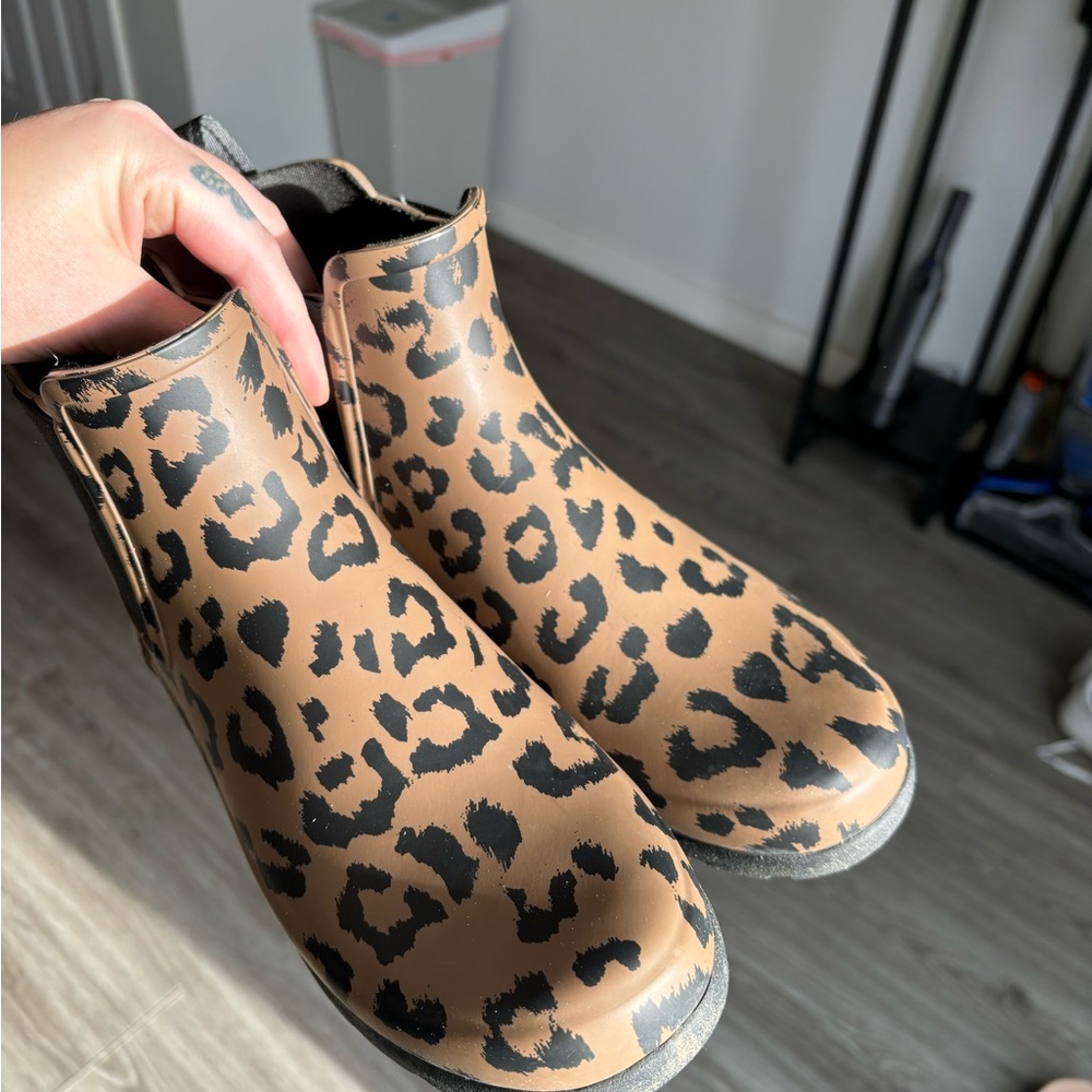 Size 8 Hunter ankle boots